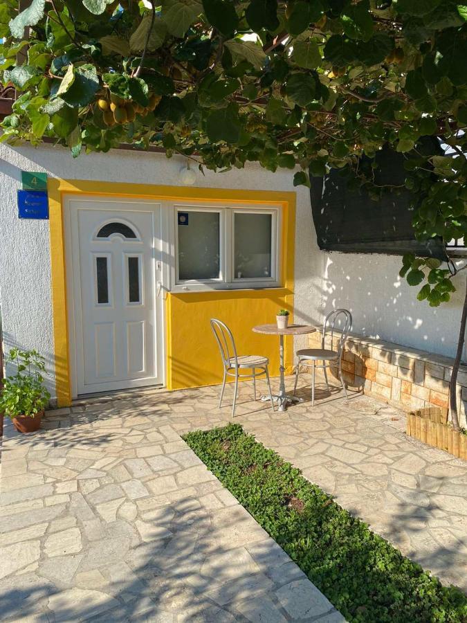 Anci Apartment Pula Exterior photo